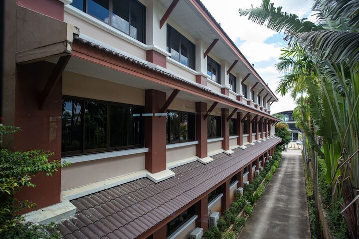 Hotel Entry
