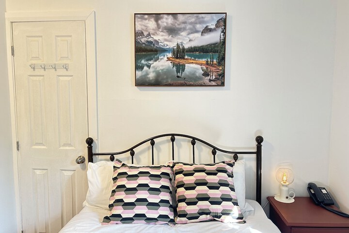 Room 2 of 26