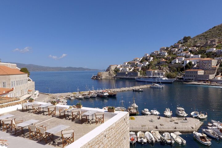 Douskos Port House in Hydra