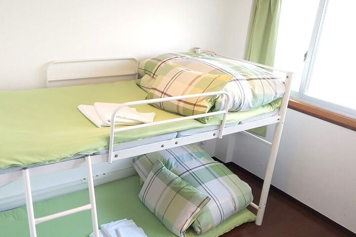 Room 9 of 37