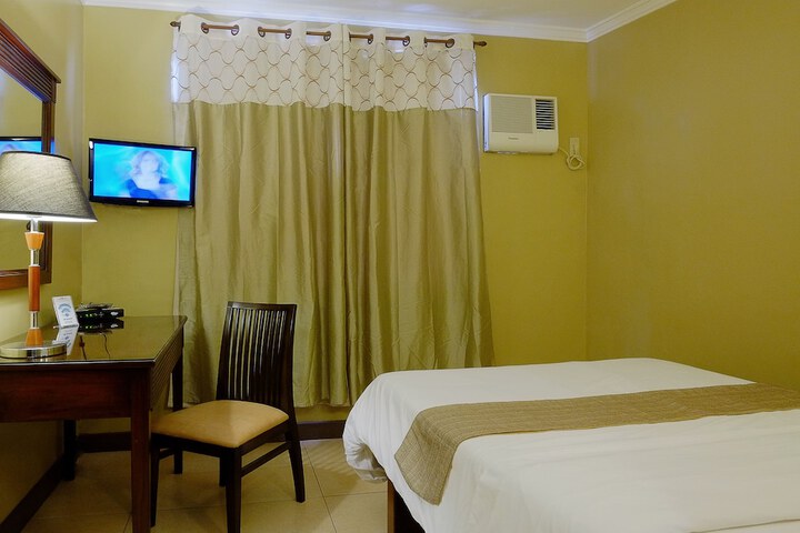 Room 9 of 50