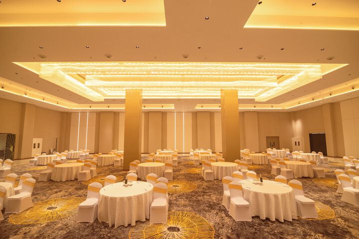 Ballroom/Hall 60 of 70