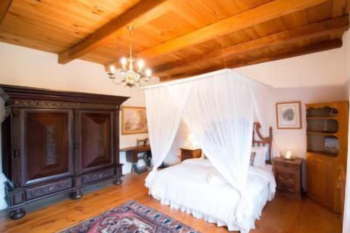 Room 6 of 37