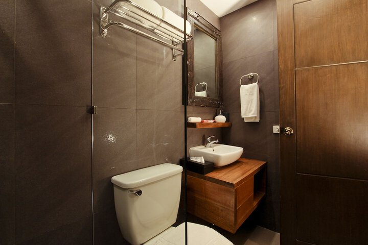 Room 28 of 40