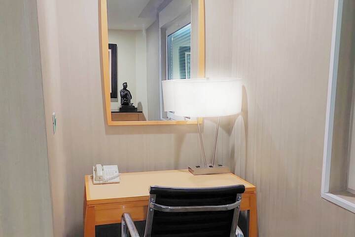 Room 17 of 157