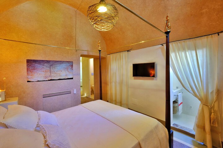 Room 17 of 49