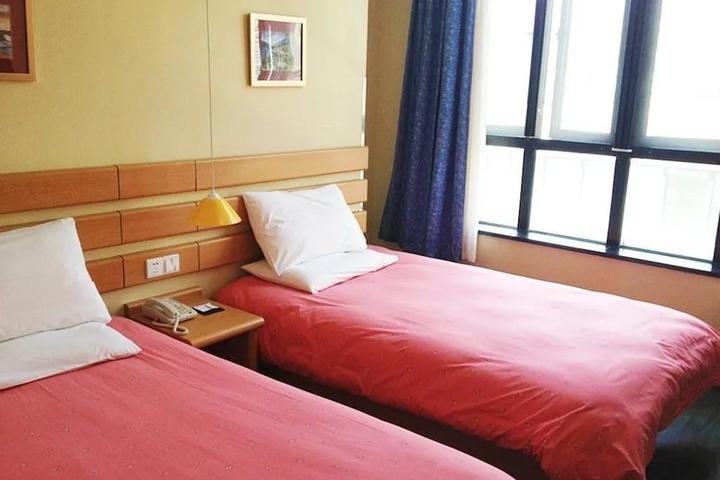 Room 3 of 12