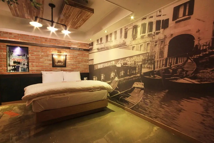 Hotel Interior 2 of 14