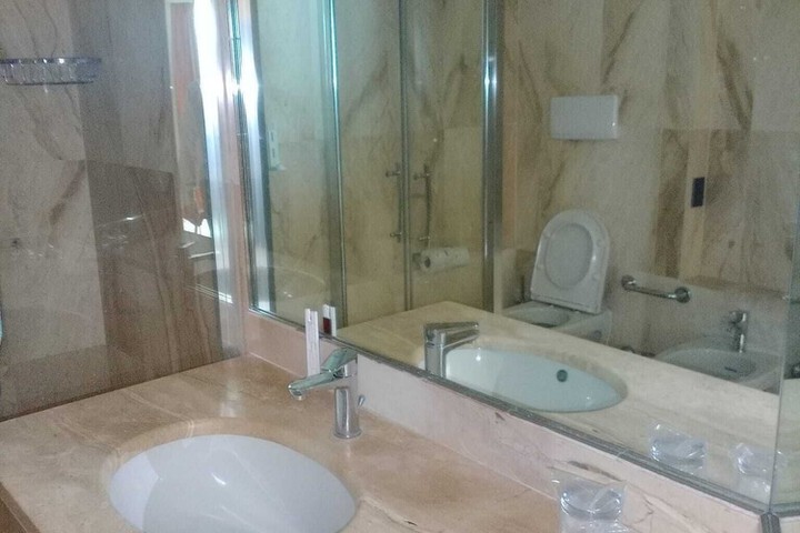 Room 18 of 46