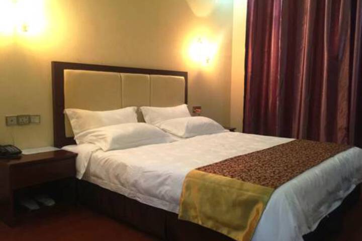 WARM HARBOR HOTEL