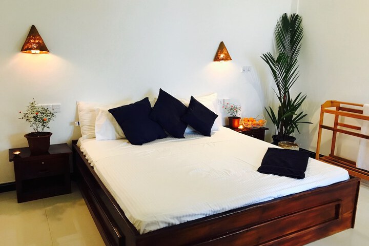 Room 5 of 20