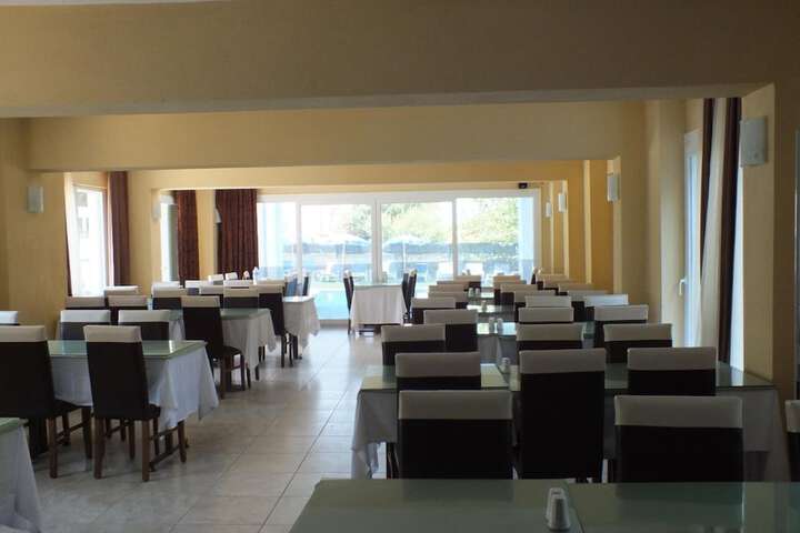 Dining Photos