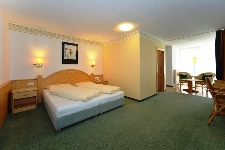 Room 5 of 52