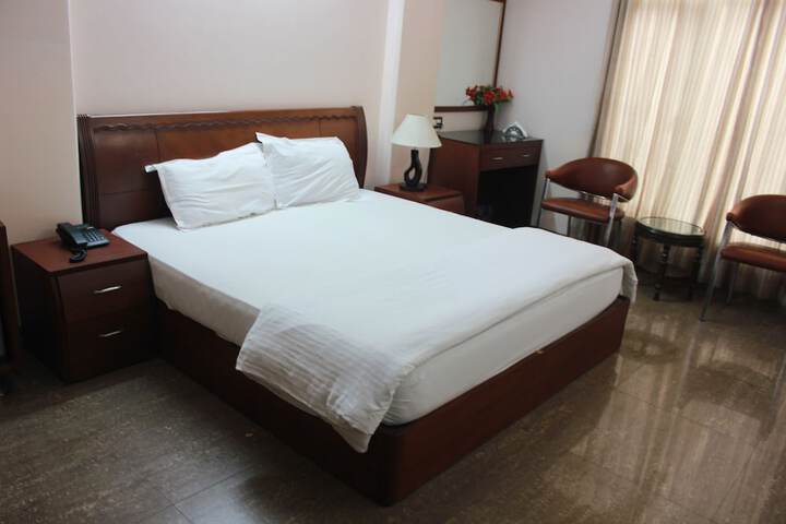 Room 5 of 33