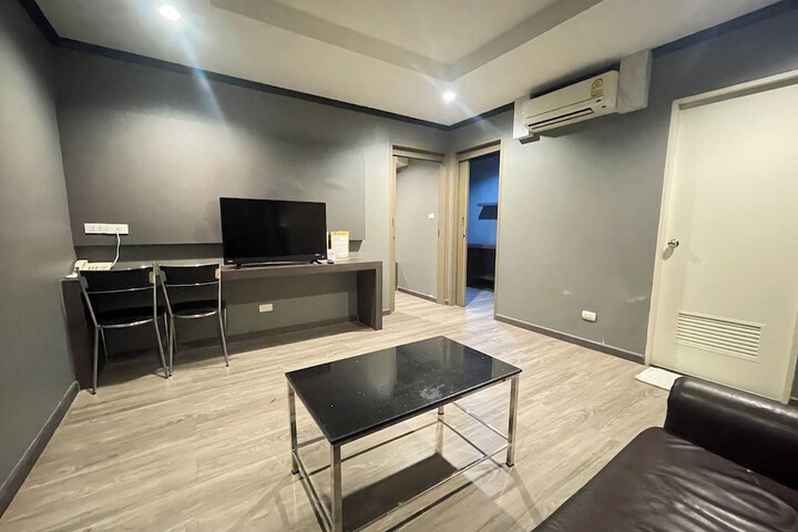 Room 10 of 50