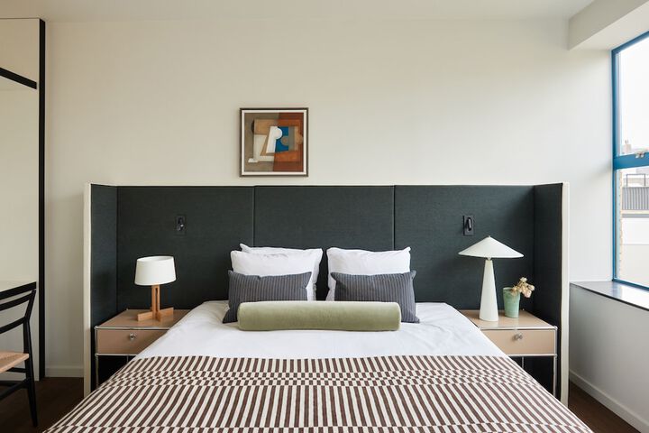 Room 16 of 40