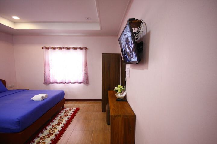 Room 6 of 42