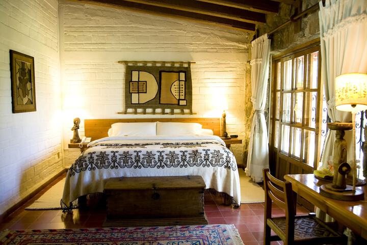 Room 4 of 36
