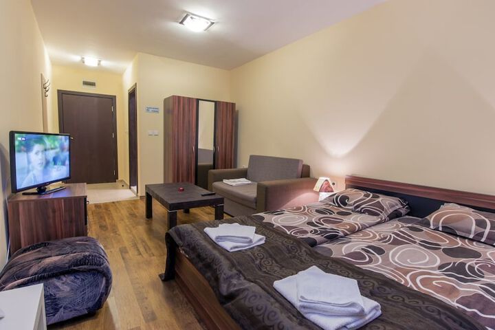 Room 4 of 34