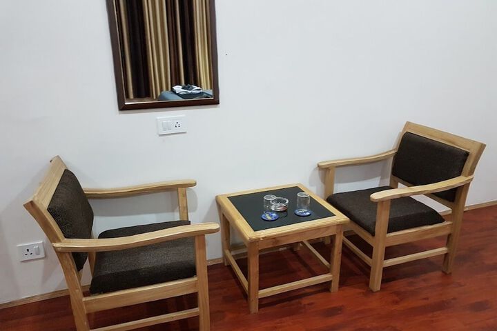 Room 27 of 63