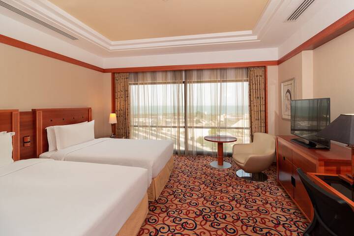 Room 3 of 358