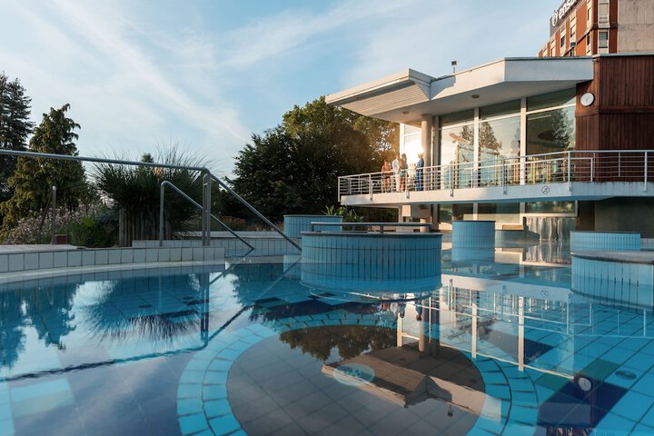 Pool Hotel