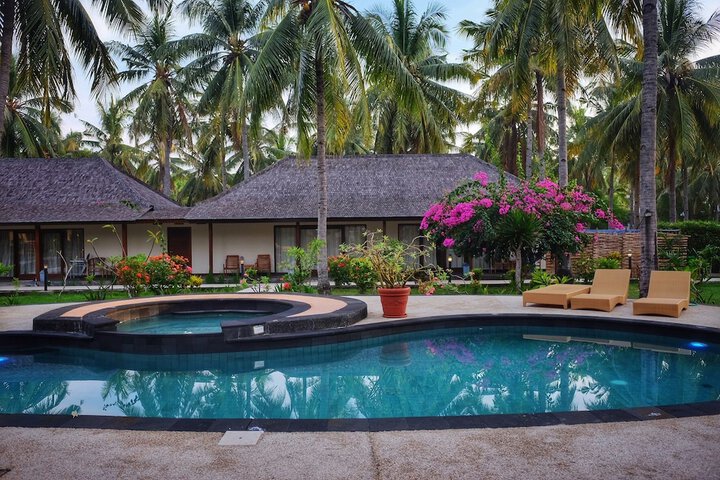 Pool Hotel