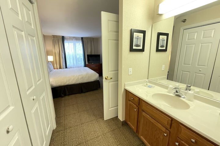 1 King Bed (21 of 31)