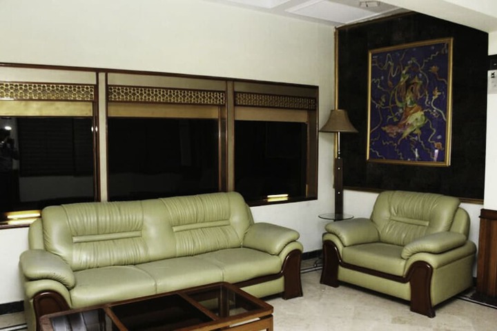 Room 8 of 19