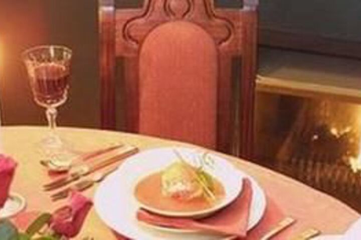 Dining 2 of 19