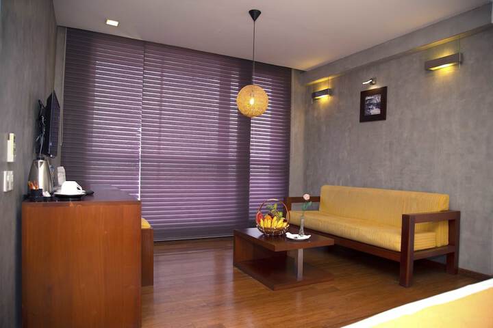 Room 44 of 210