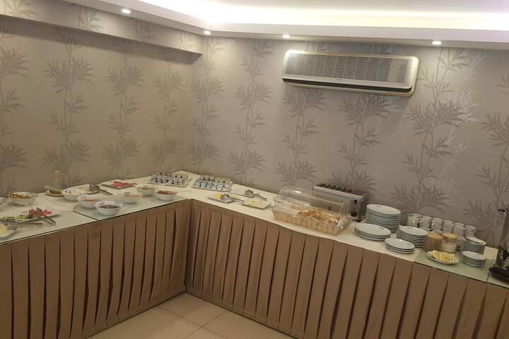 Dining 53 of 72