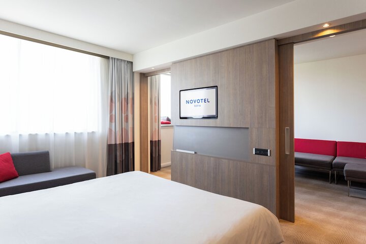 Room 26 of 216