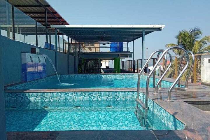 Pool 21 of 24