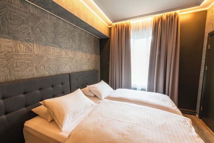 Room 18 of 65