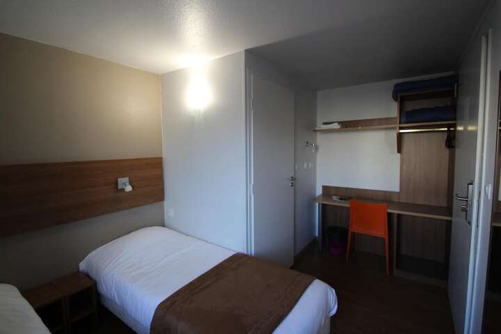 Room 30 of 60