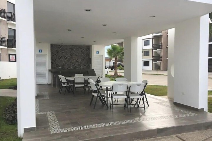 Terrace/Patio 5 of 14
