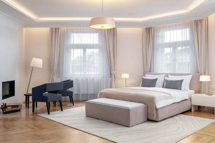 Room 13 of 52