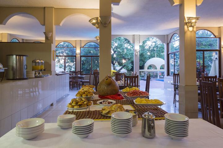 Breakfast/Coffee Service 29 of 49
