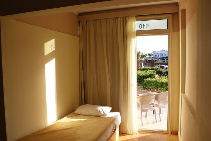 Room 12 of 70