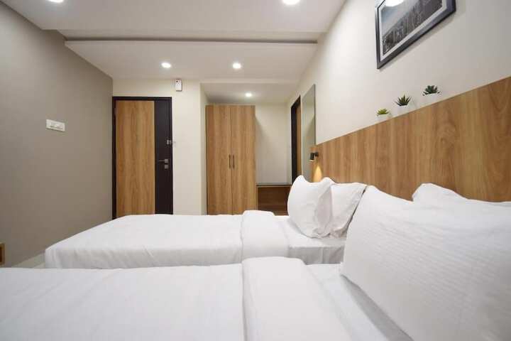 Room 10 of 36