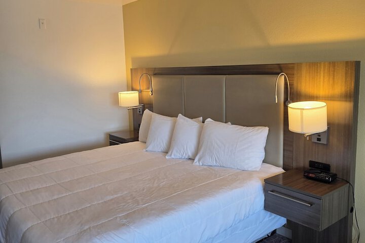 Room 10 of 30