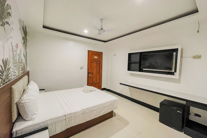 Room 6 of 30
