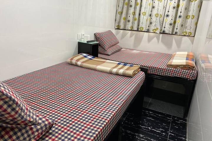 Room 12 of 20