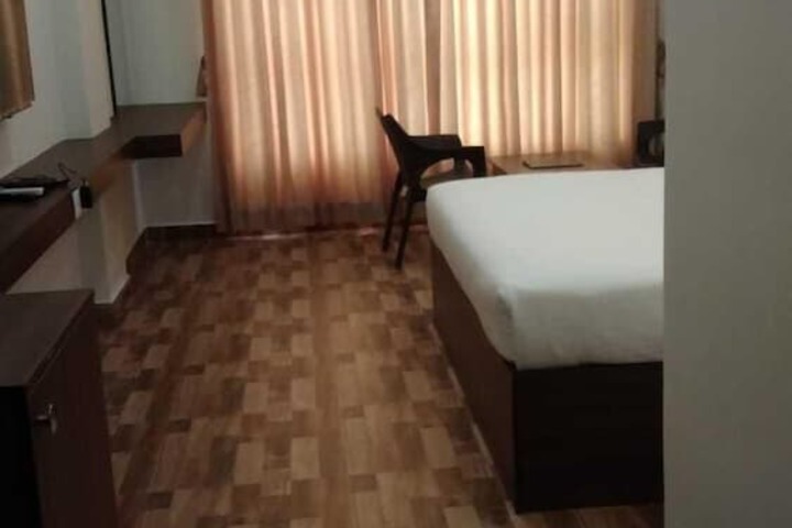 Room 12 of 21