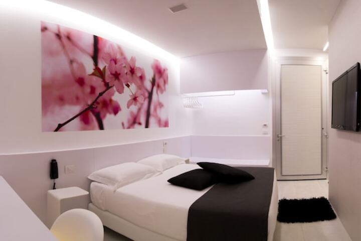 Room 6 of 95