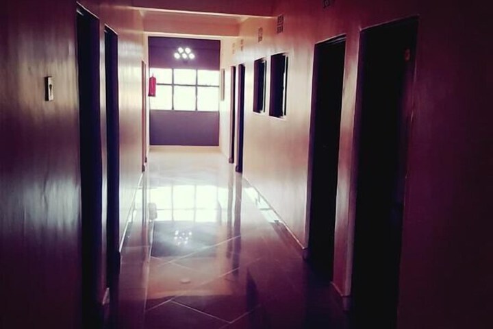 Ballroom/Hall 36 of 51