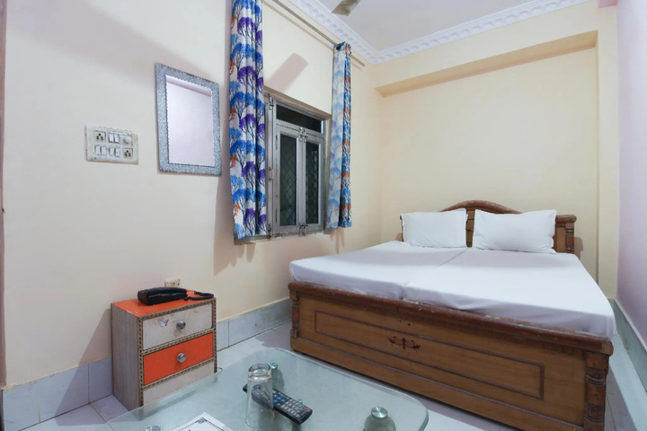 Room 3 of 13