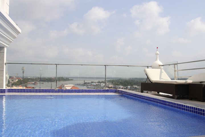 Pool Hotel