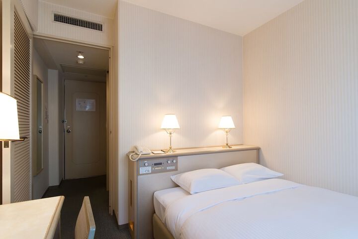 Room 50 of 99